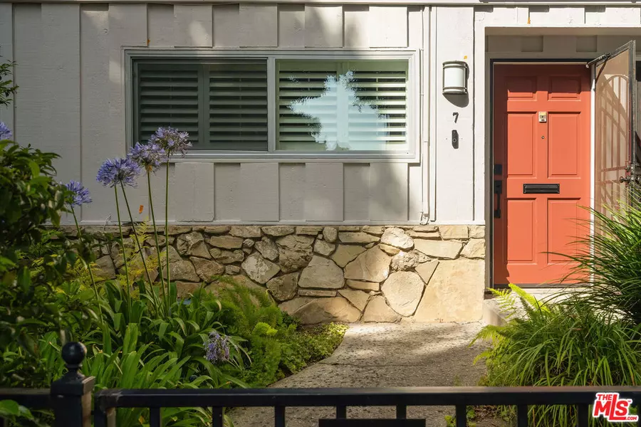 4040 Grand View Blvd #7, Los Angeles, CA 90066