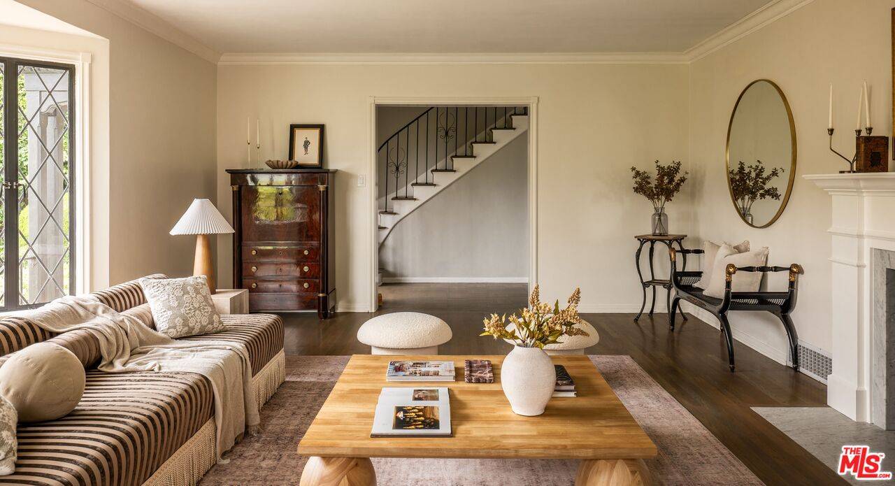 Los Angeles, CA 90069,1270 N Wetherly Dr
