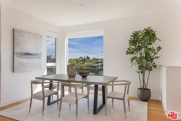 Los Angeles, CA 90066,11724 Culver Blvd #12