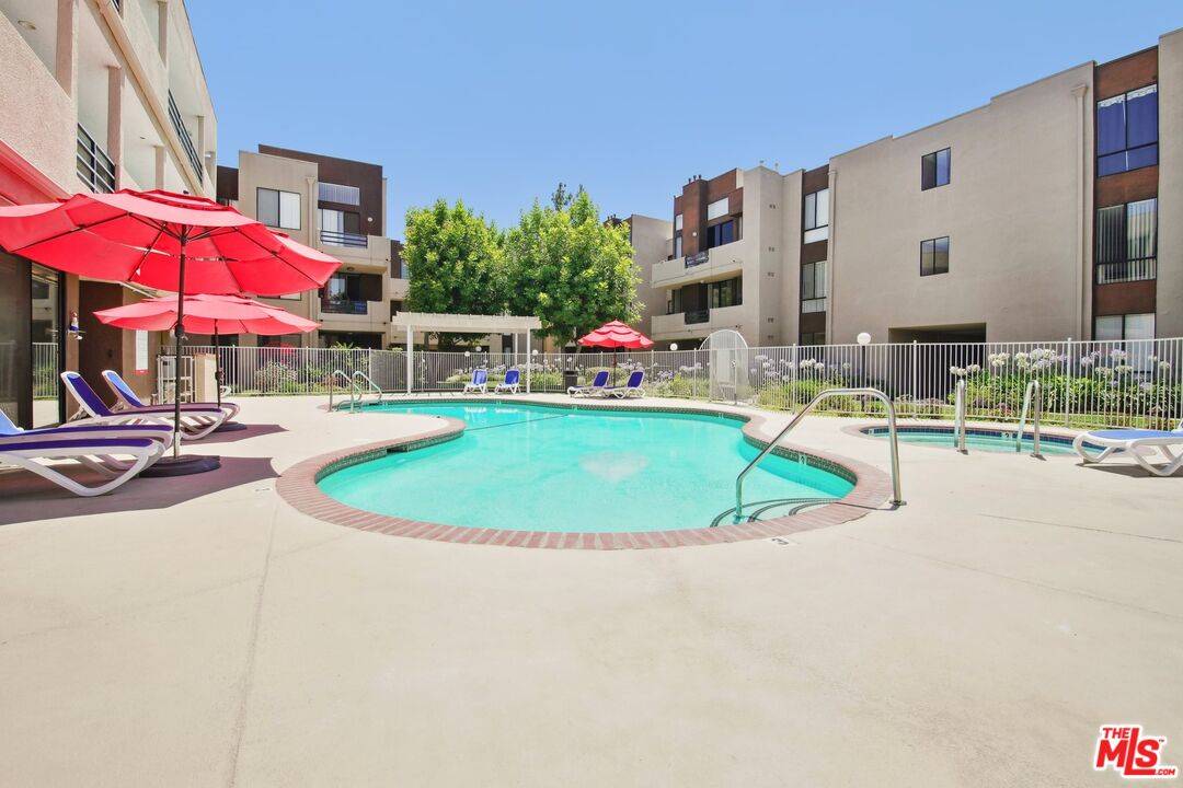 7826 Topanga Canyon Blvd #103, Canoga Park, CA 91304
