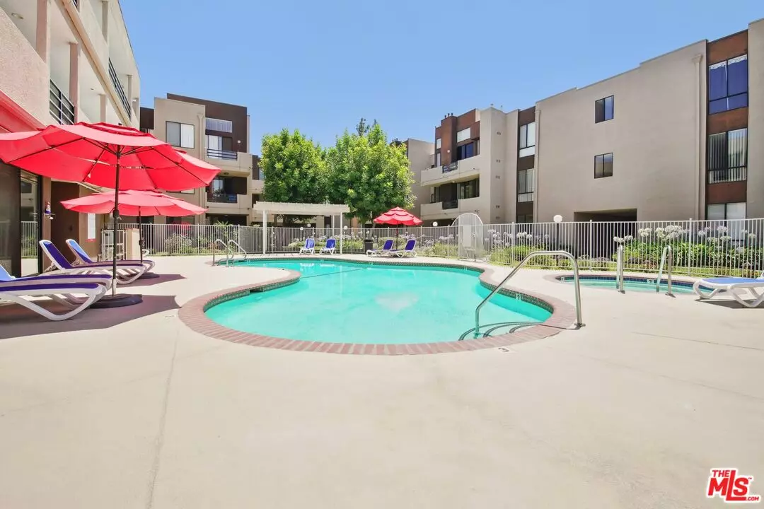 Canoga Park, CA 91304,7826 Topanga Canyon Blvd #103