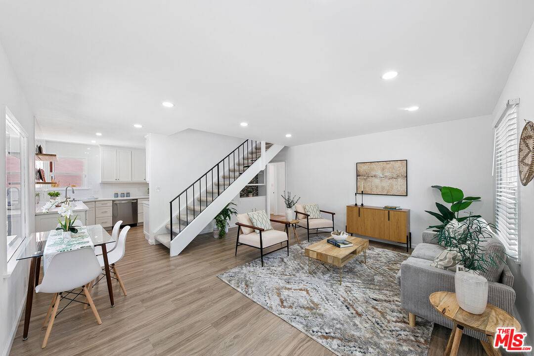 Los Angeles, CA 90066,4250 Sunnyside Ave