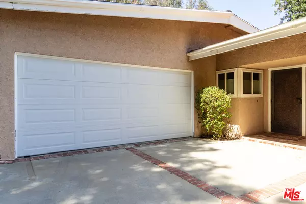 Woodland Hills, CA 91364,22297 Buena Ventura St