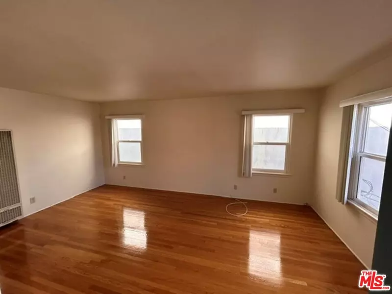 3011 Santa Monica Blvd #B, Santa Monica, CA 90404