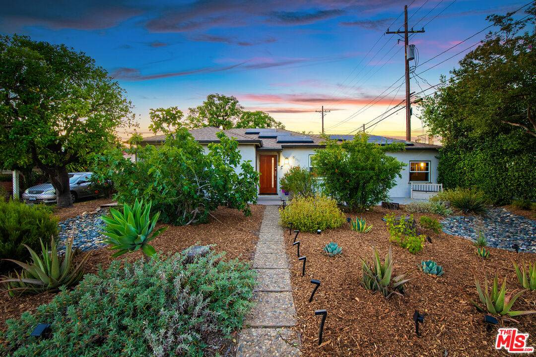 917 W Orange Grove Ave, Burbank, CA 91506