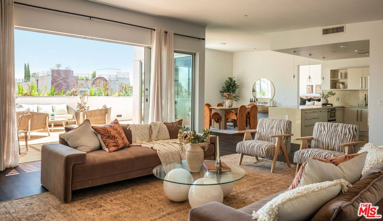 855 N Croft Ave #PH4, West Hollywood, CA 90069