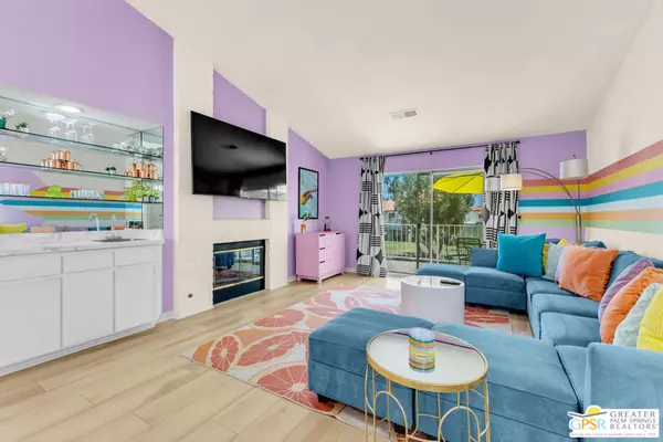 738 Vista Lago Dr, Palm Desert, CA 92211
