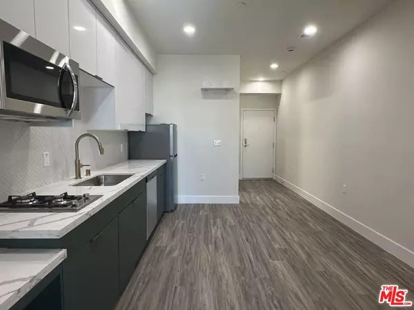 Los Angeles, CA 90006,1037 Dewey Ave #612