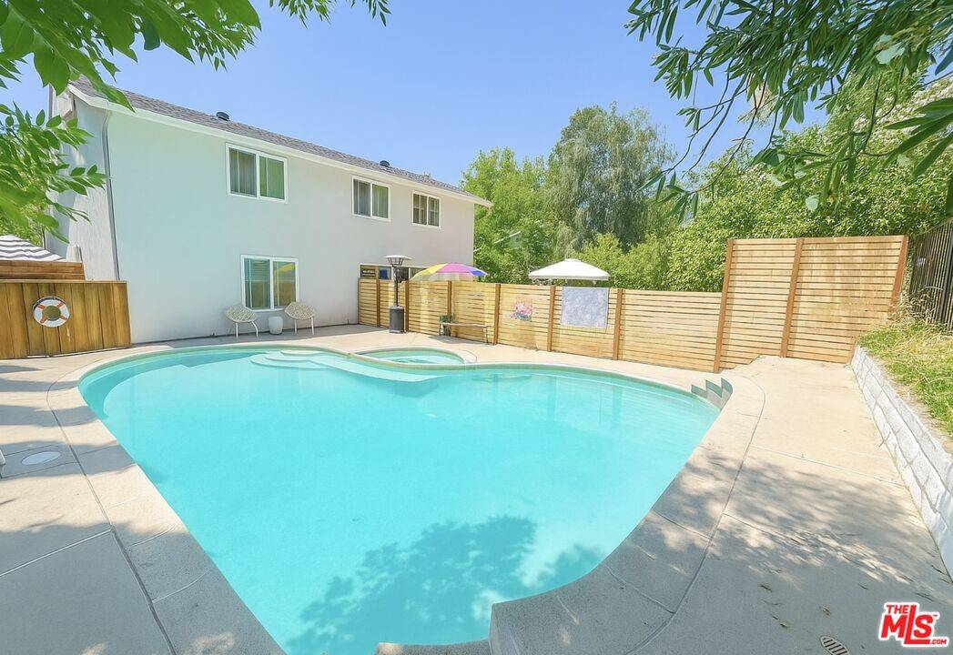 3952 Patrick Henry Pl, Agoura Hills, CA 91301