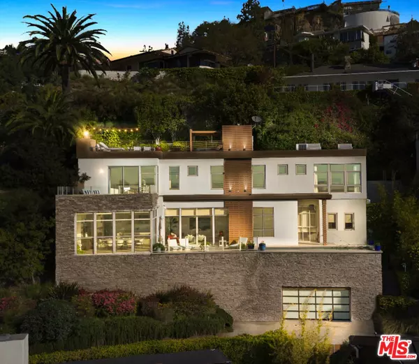 Los Angeles, CA 90069,8271 Woodshill Trl