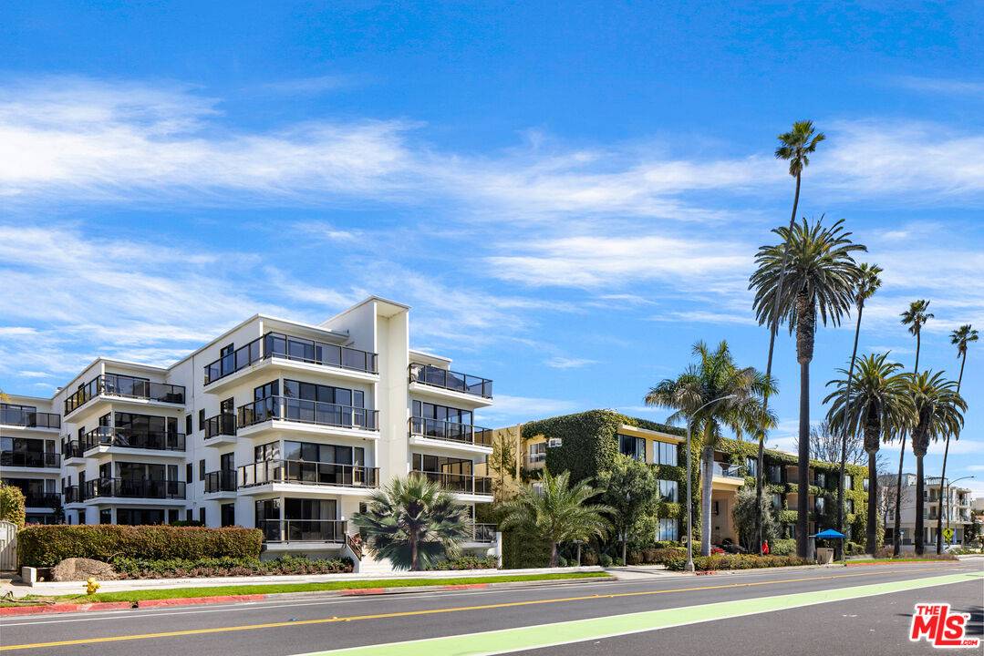 Santa Monica, CA 90403,833 Ocean Ave #301