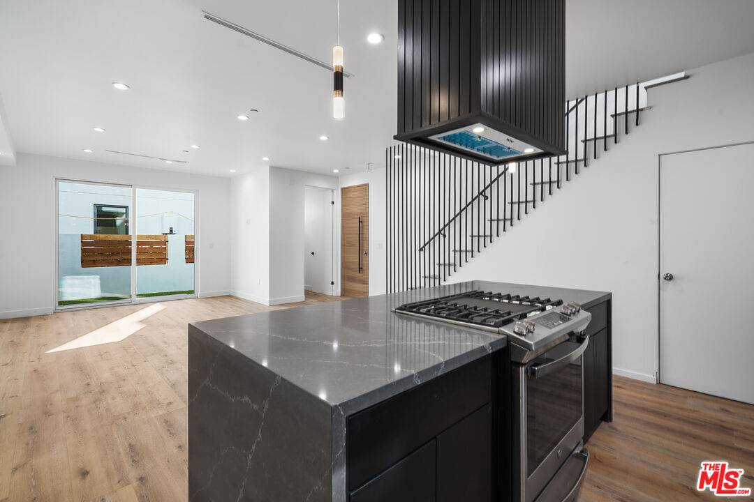 839 N Mccadden Pl #C, Los Angeles, CA 90038