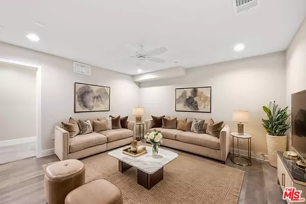 Calabasas, CA 91302,4416 Paxton Place