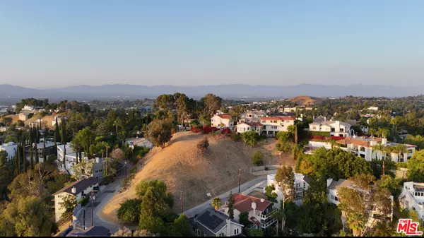 Woodland Hills, CA 91364,5015 Calatrana Dr