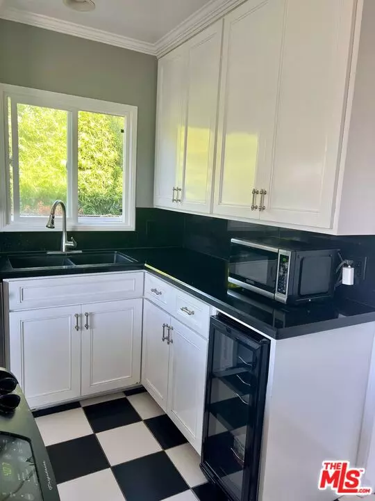 Long Beach, CA 90814,4209 E Theresa St