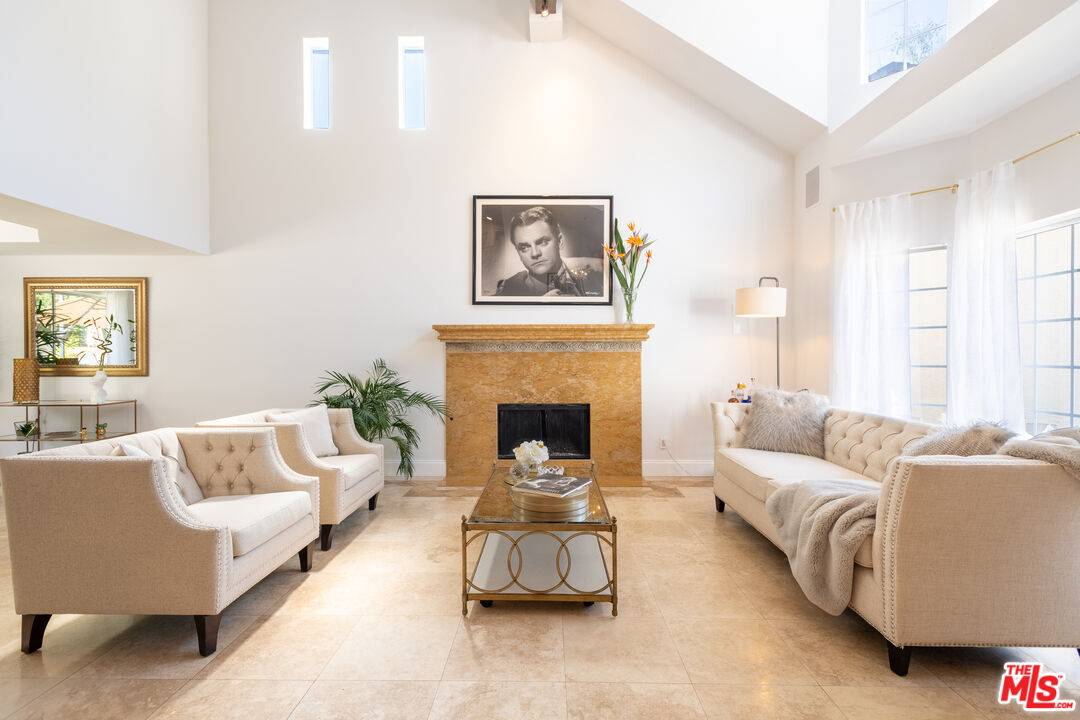 Calabasas, CA 91302,26004 Trana Cir
