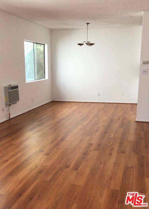 Los Angeles, CA 90025,1921 Pelham Ave #5