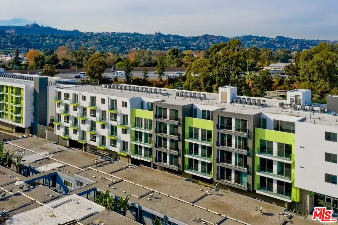 Los Angeles, CA 91602,11036 Moorpark St #309