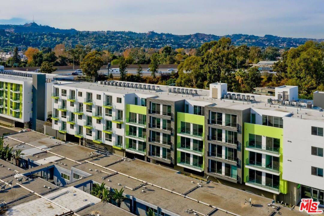 11036 Moorpark St #311, Los Angeles, CA 91602