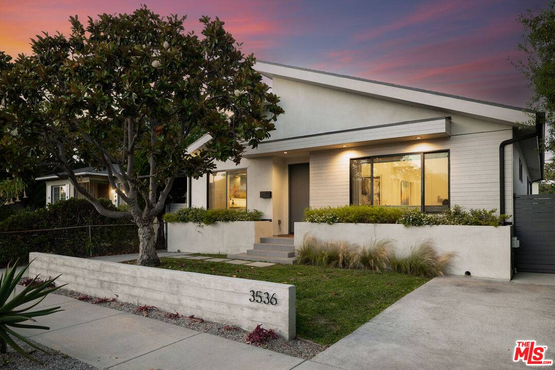 Los Angeles, CA 90066,3536 Maplewood Ave