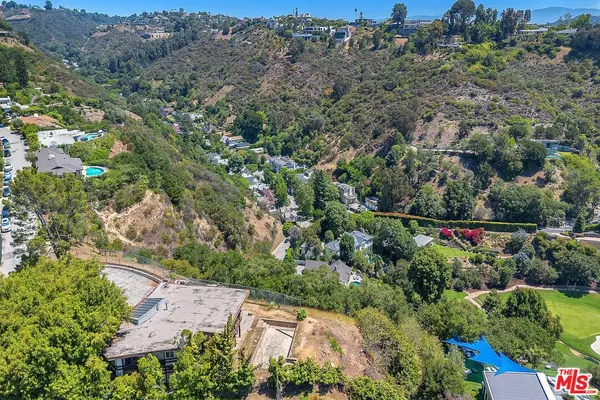 Los Angeles, CA 90049,11287 Chalon Rd
