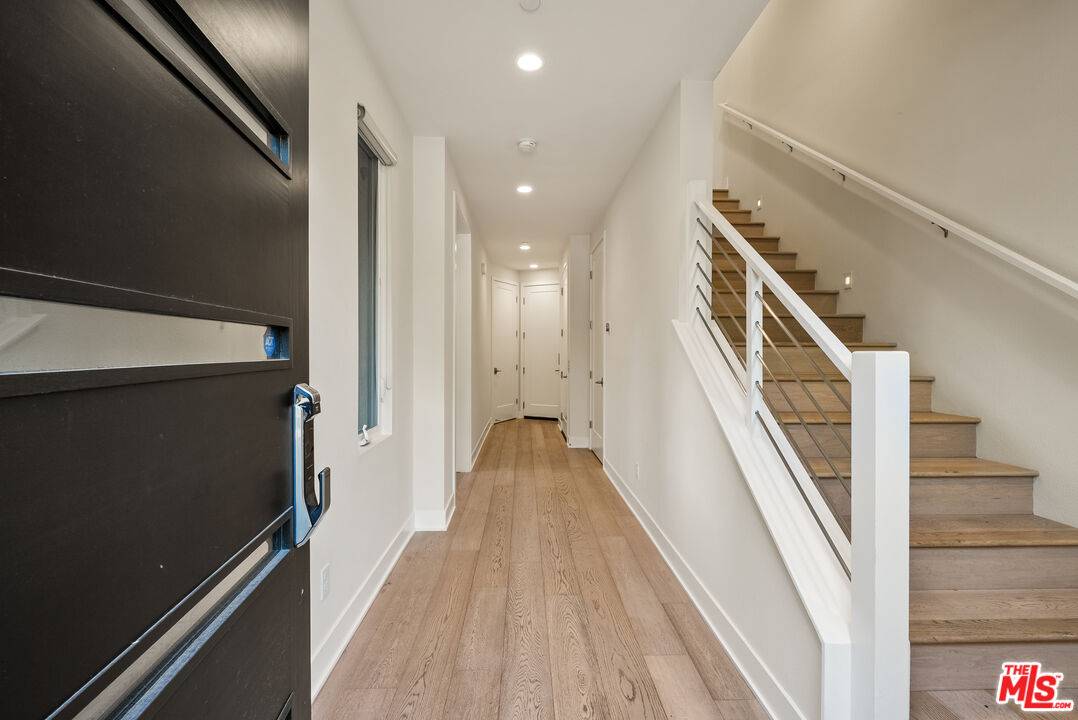 Playa Vista, CA 90094,12667 Bluff Creek Dr