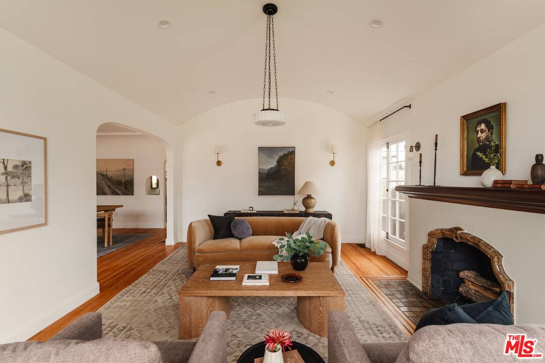3029 S Norton Ave, Los Angeles, CA 90018