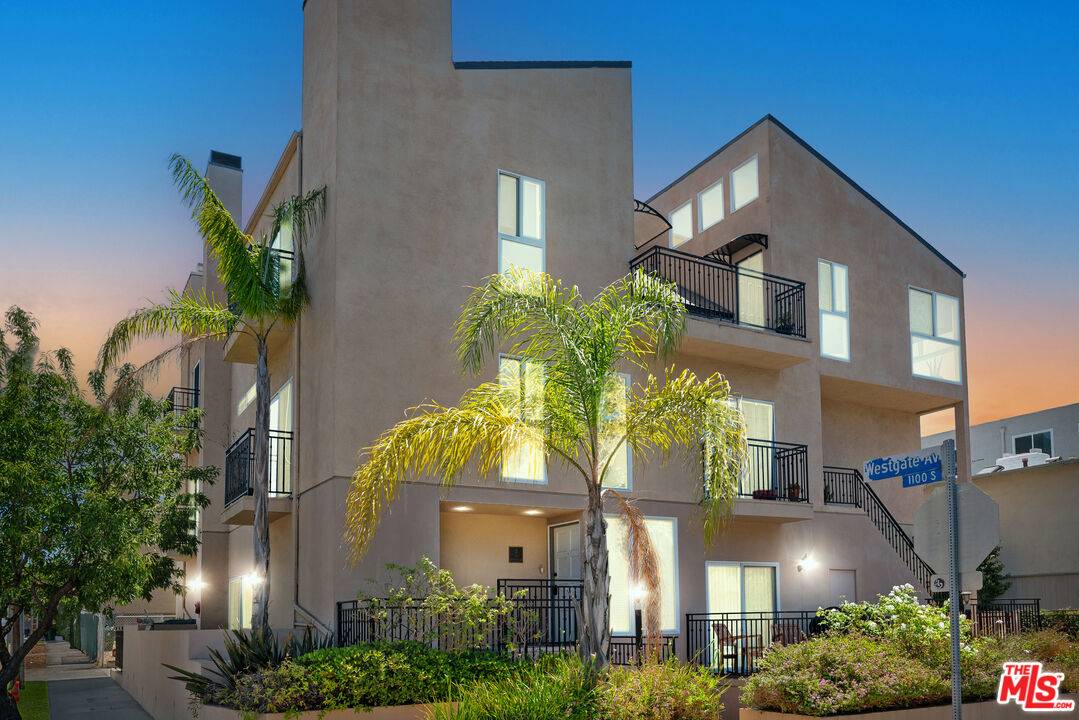 1103 S Westgate Ave #3, Los Angeles, CA 90049