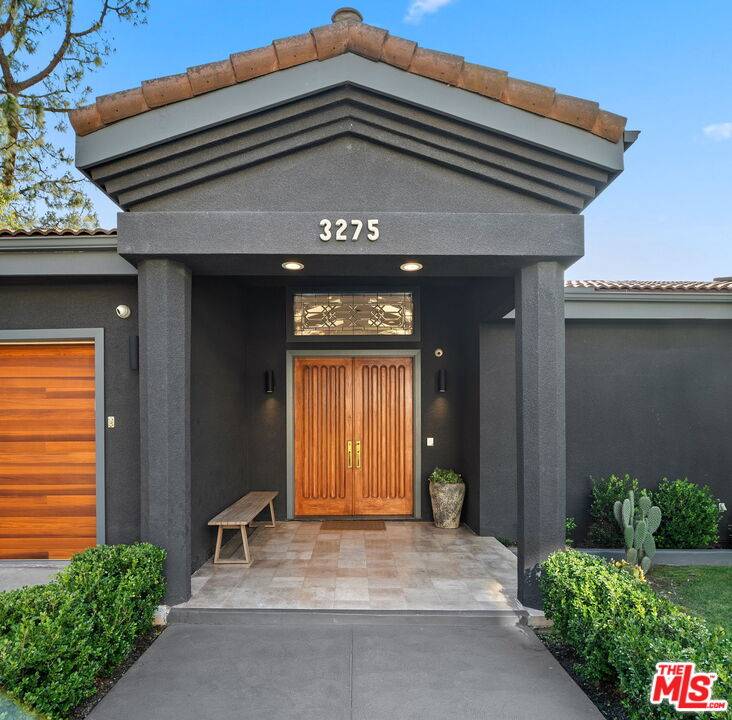 Los Angeles, CA 90068,3275 N Knoll Dr