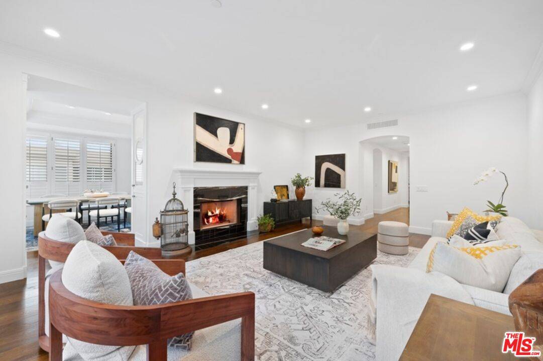 Los Angeles, CA 90049,12218 Montana Ave #302