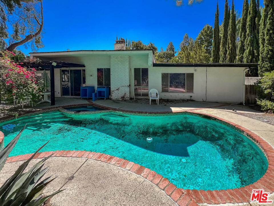 21626 Cezanne Pl, Woodland Hills, CA 91364