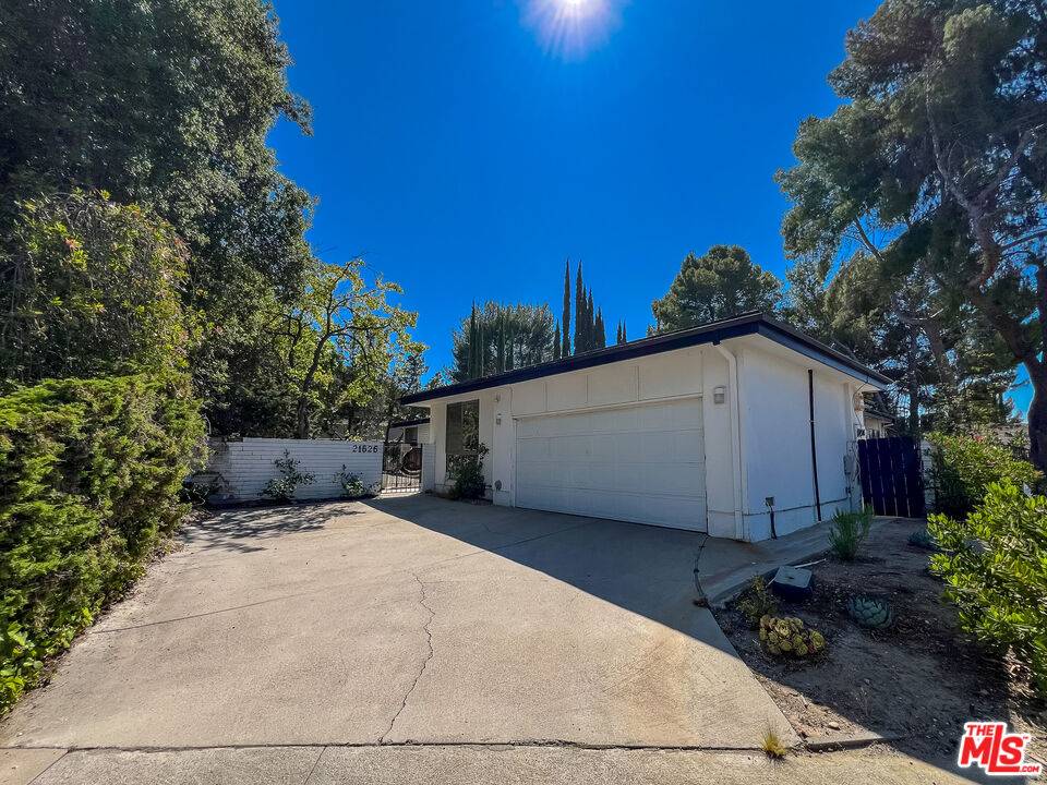 21626 Cezanne Pl, Woodland Hills, CA 91364