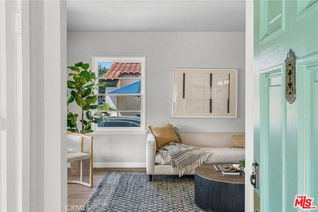 Los Angeles, CA 90047,8810 S Gramercy Pl