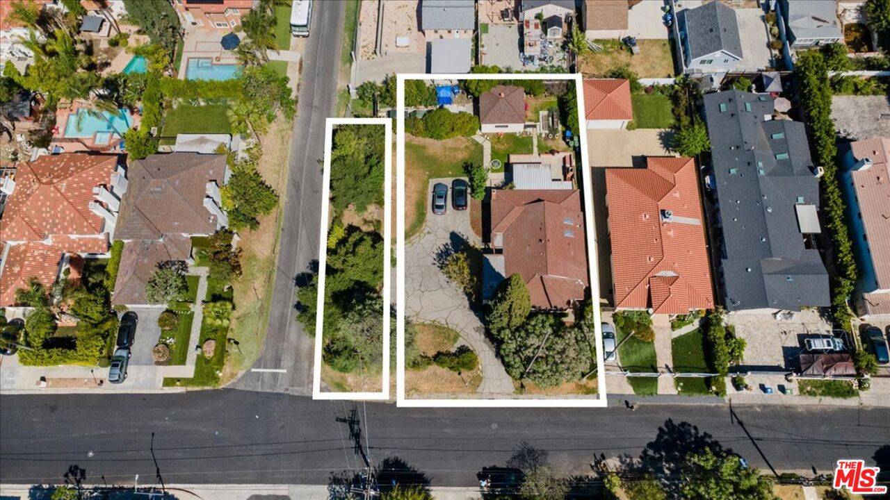 Tarzana, CA 91356,5460 Aura Ave