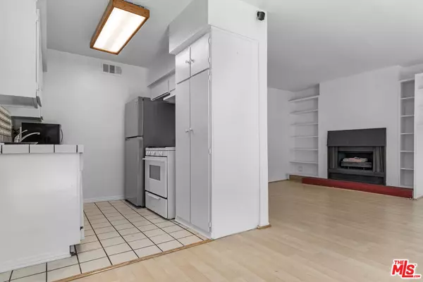 Studio City, CA 91604,4660 Coldwater Canyon Ave #4