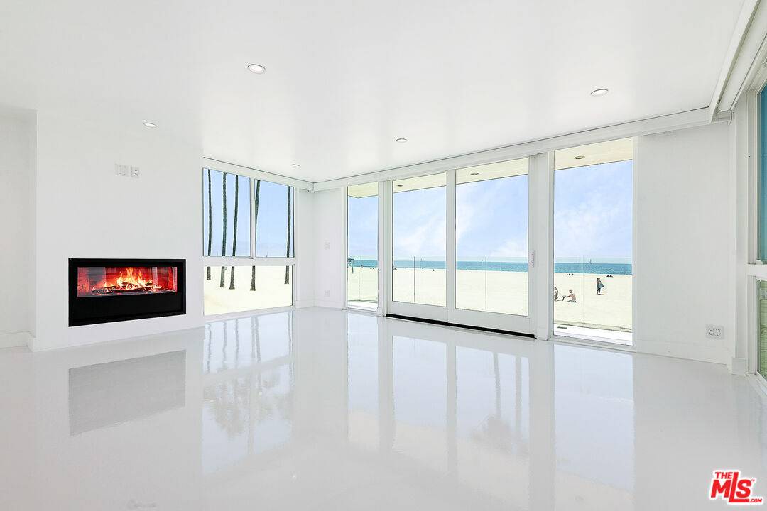 Venice, CA 90291,2419 Ocean Front Walk #Suite 1