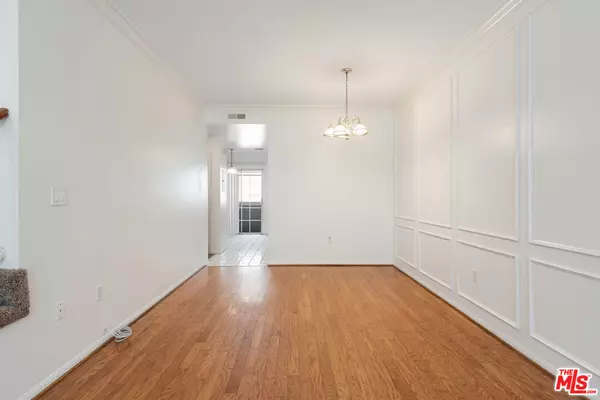 Studio City, CA 91604,13030 Moorpark St #3