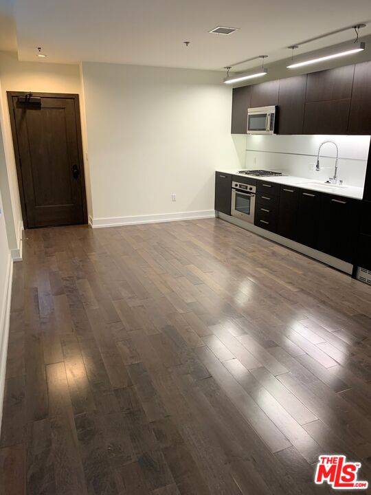 727 W 7th ST #701, Los Angeles, CA 90017