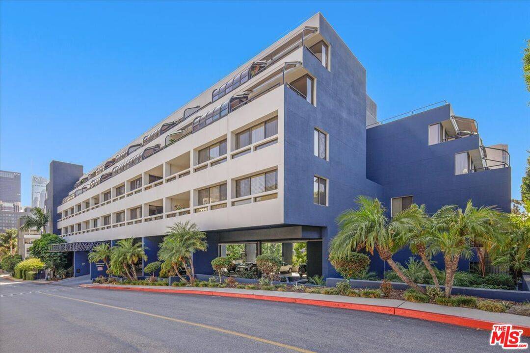 880 W 1st St #304, Los Angeles, CA 90012
