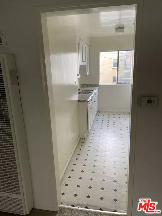 Los Angeles, CA 90036,747 S Curson Ave #4