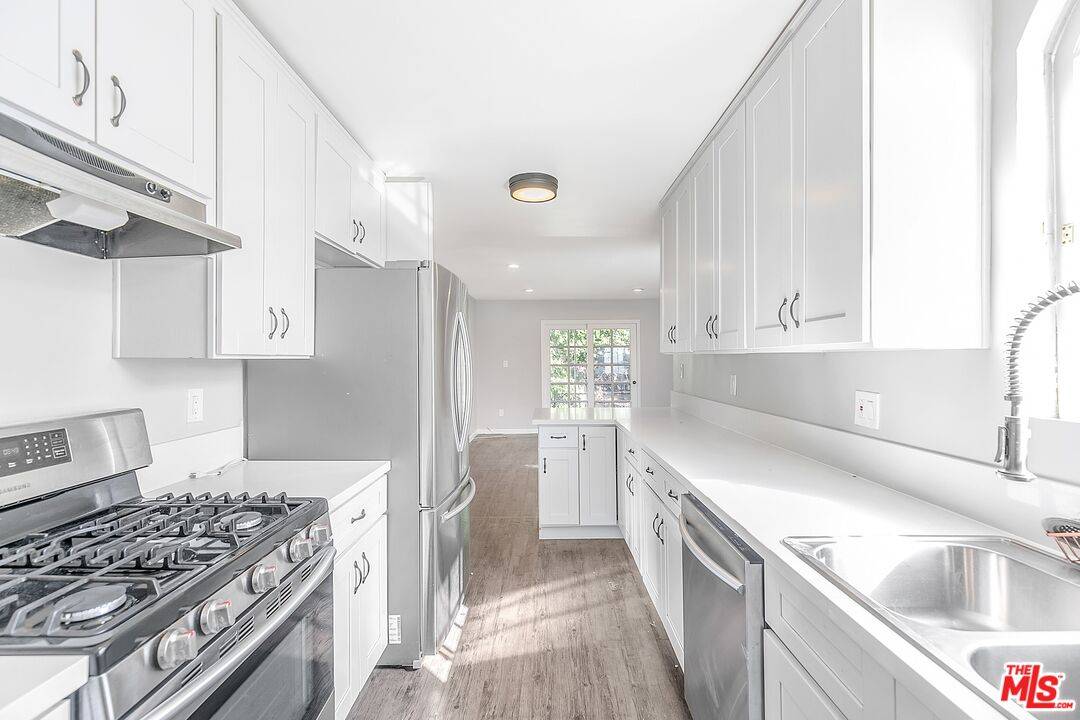 2428 Kansas Ave #E, Santa Monica, CA 90404