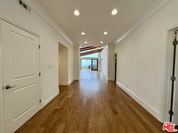 Los Angeles, CA 90049,2255 Westridge Rd