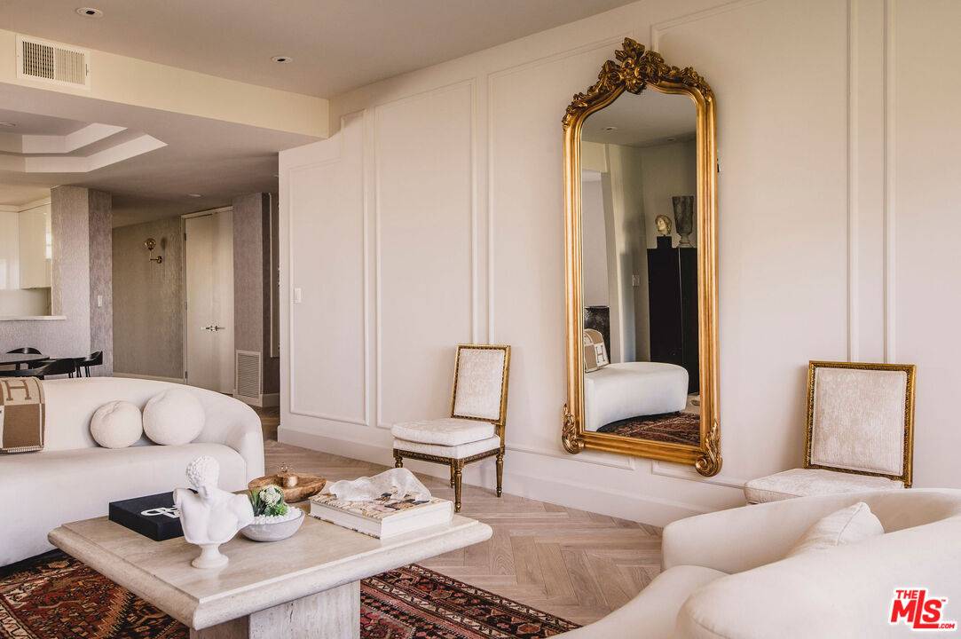 Los Angeles, CA 90067,2122 Century Park Ln #314