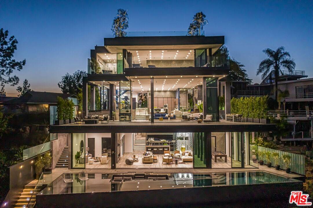 2304 Donella Cir, Los Angeles, CA 90077