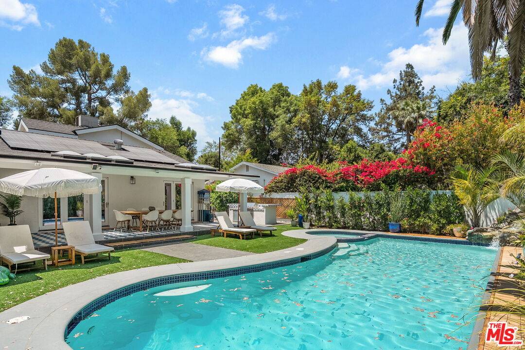 5614 Ponce Ave, Woodland Hills, CA 91367