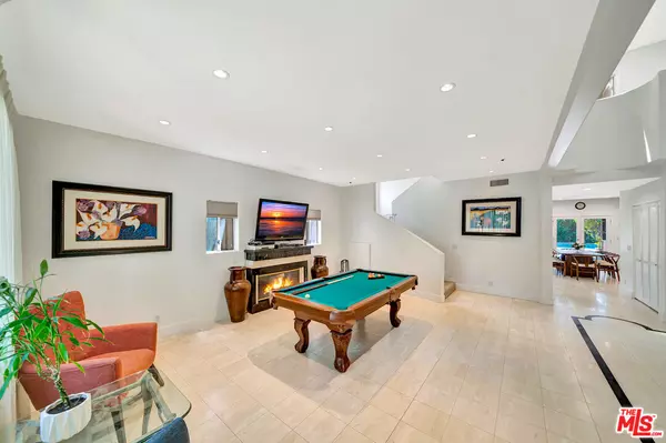 Sherman Oaks, CA 91403,14916 Hesby St