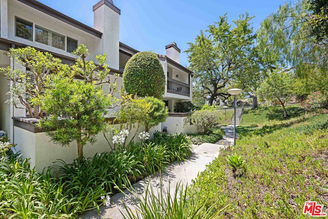 1622 Palisades Dr, Pacific Palisades, CA 90272