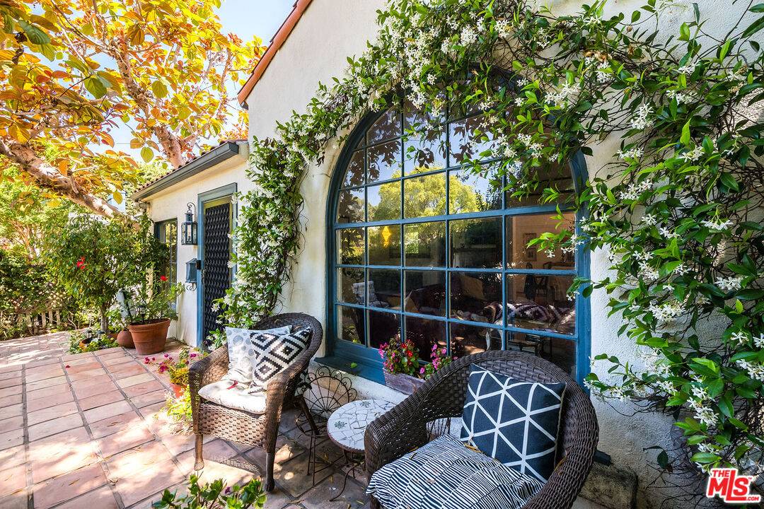 12109 Hillslope St, Studio City, CA 91604
