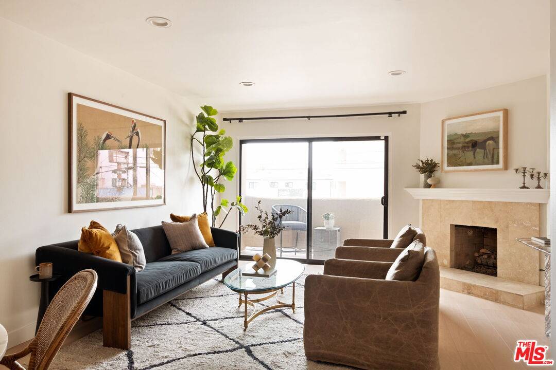 Playa Del Rey, CA 90293,328 Culver Blvd #A