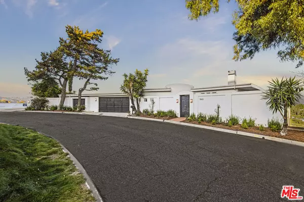 940 Stradella Rd, Los Angeles, CA 90077